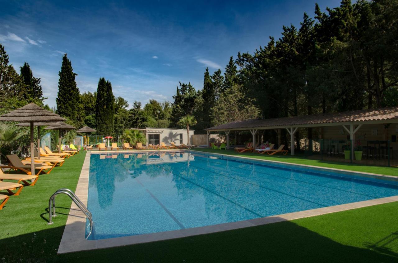 Les Hebergements Insolites Taradeau Exterior foto