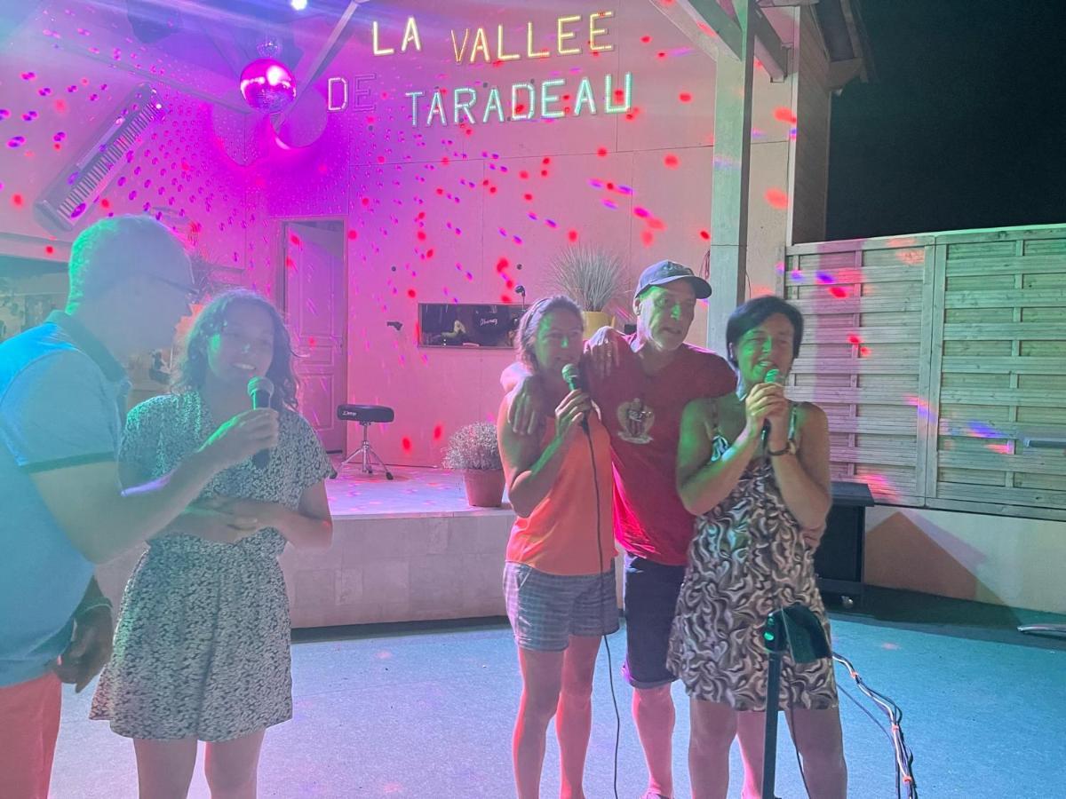 Les Hebergements Insolites Taradeau Exterior foto