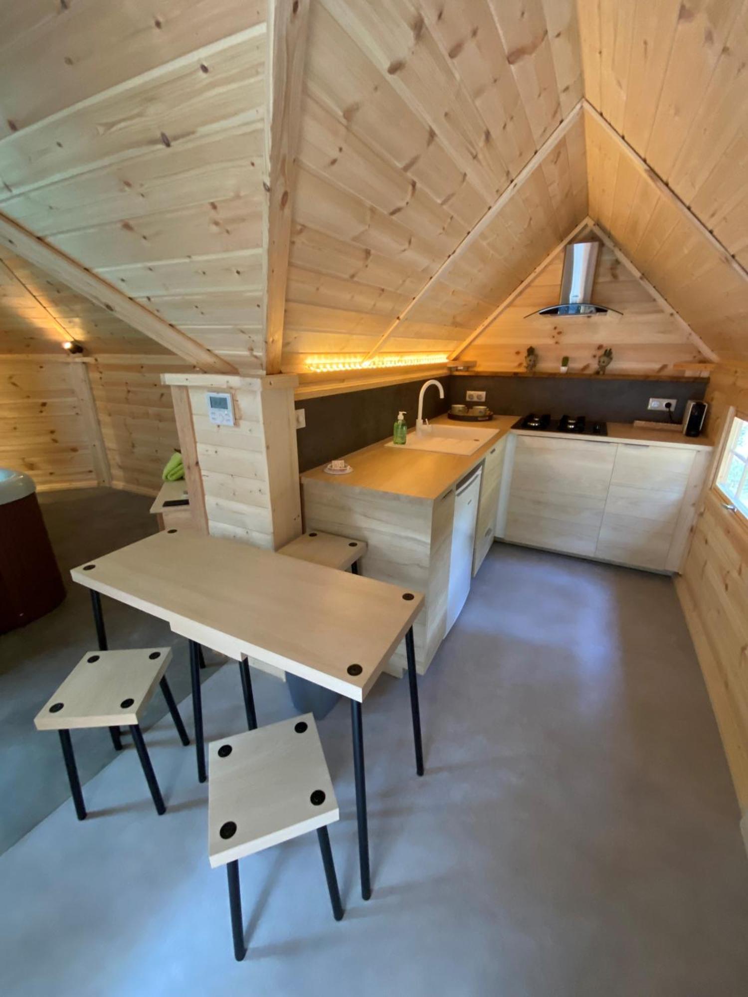 Les Hebergements Insolites Taradeau Exterior foto